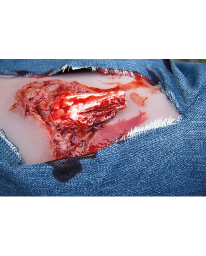 Moulage e simulazione di ferita della gamba con frattura esposta e funzione