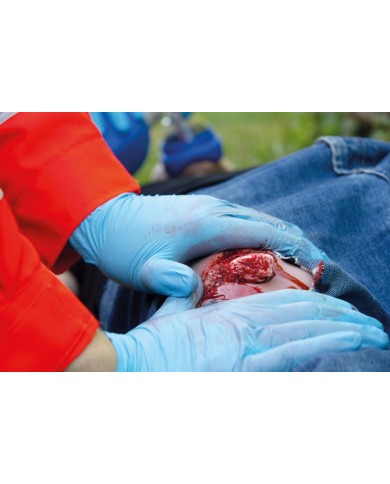 Moulage e simulazione di ferita della gamba con frattura esposta e funzione