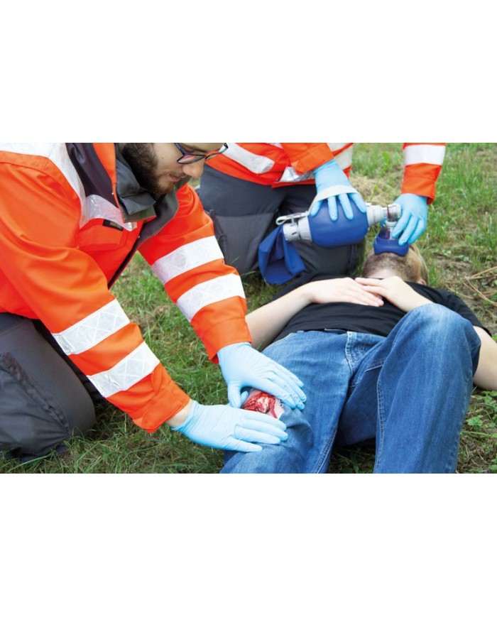 Moulage e simulazione di ferita della gamba con frattura esposta e funzione