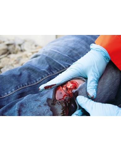 Moulage e simulazione di ferita della gamba con frattura esposta e funzione