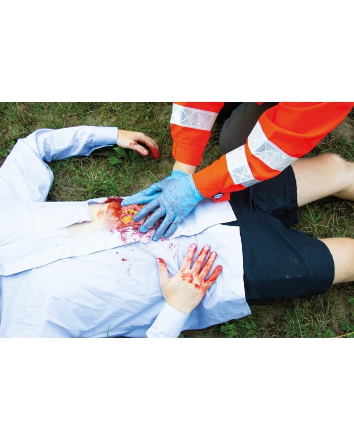 Moulage e simulazione di ferita addominale con protrusione dell intestino t